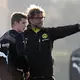 Gute Bekannte aus Dortmunder Zeiten: Sven Bender (l) und Jürgen Klopp. (Archivild) - Bild: picture alliance / dpa