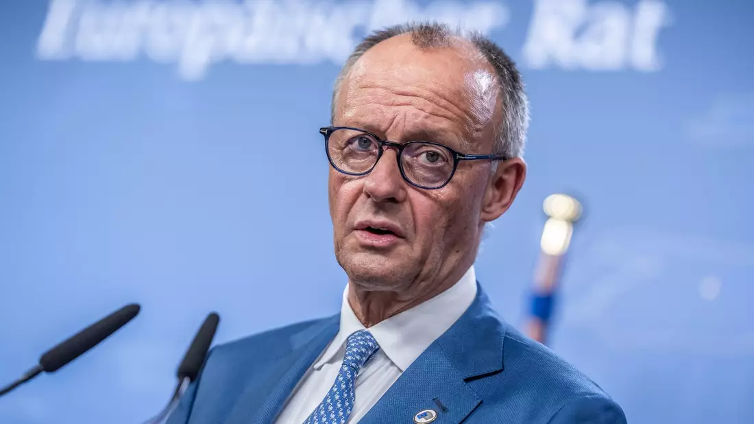 Bundeskanzler Friedrich Merz (CDU) sprach angesichts der ausgelaufenen Übergangsregelung von einem schweren «Rückschlag für den Schutz unserer Kinder». (Archivbild) - Bild: Michael Kappeler/dpa
