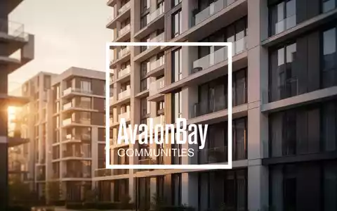 Moderne Architektur eines Wohnkomplexes bei Sonnenuntergang als Symbol für den Immobilienmarkt. - Foto: über boerse-global.de