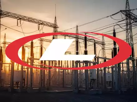 Moderne Hochspannungs-Umspannstation in der Abendsonne als Symbol für Energieinfrastruktur und Marktwachstum. - Foto: über boerse-global.de
