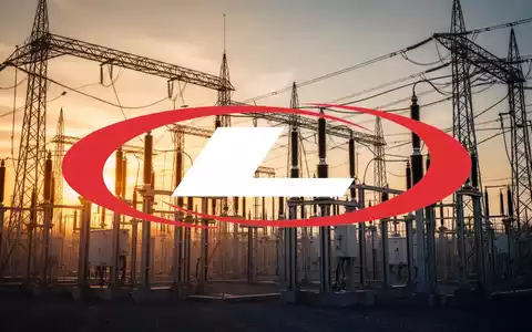 Moderne Hochspannungs-Umspannstation in der Abendsonne als Symbol für Energieinfrastruktur und Marktwachstum. - Foto: über boerse-global.de