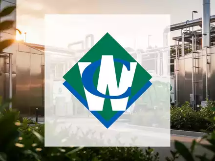Moderne, saubere Entsorgungs- und Umweltanlage bei Sonnenuntergang als Symbol für nachhaltige Infrastruktur. - Foto: über boerse-global.de
