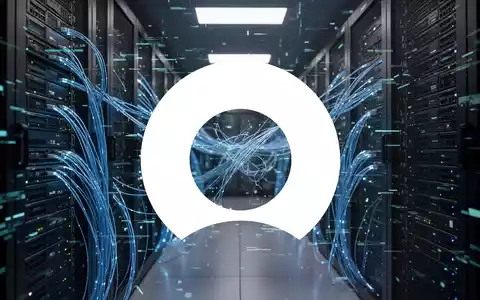 Abstrakte Darstellung eines Cyberangriffs auf eine digitale Infrastruktur mit leuchtenden Datenströmen und Glitch-Effekten. - Foto: über boerse-global.de