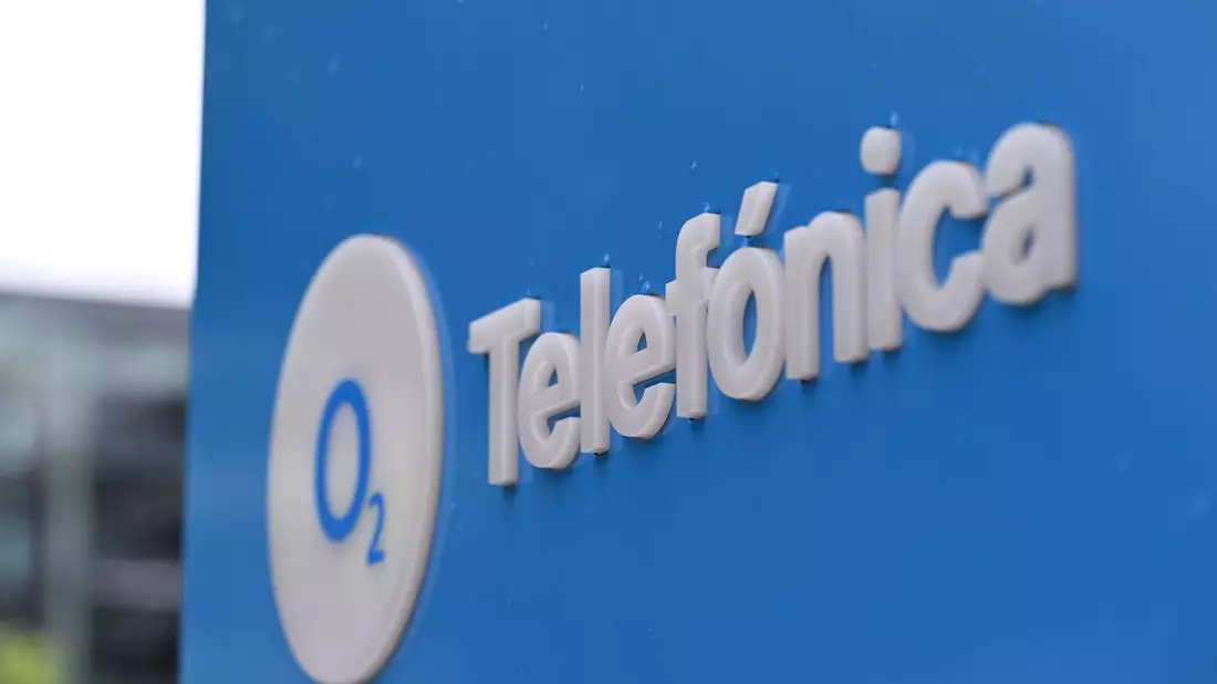 Das O2-Logo am Düsseldorfer Firmenstandort, wo bis 2014 E-Plus seine Zentrale hatte - dann wurde E-Plus von Telefónica gekauft. - Bild: Wolf von Dewitz/dpa