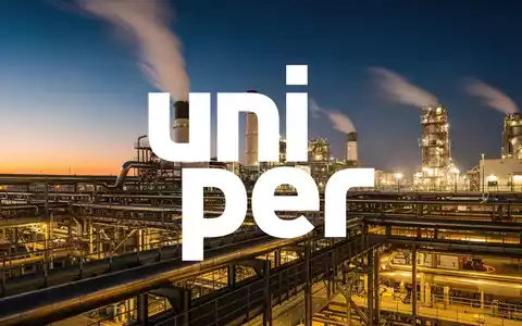 Modernes Kraftwerk bei Dämmerung mit Fokus auf industrielle Infrastruktur und technische Modernisierung. - Foto: über boerse-global.de