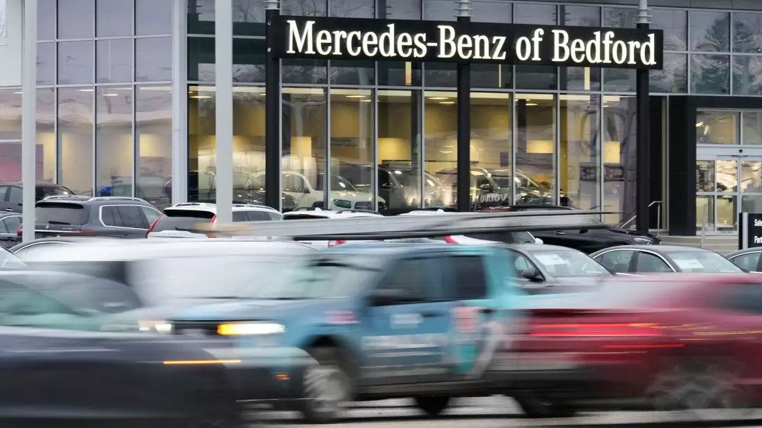 Senatoren versicherten, dass sie kein Verkaufsverbot für Mercedes-Autos anstrebten. (Archivbild) - Bild: Sue Ogrocki/AP/dpa