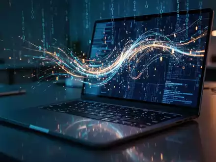 Laptop-Bildschirm mit digitalen Datenströmen in einem gedimmten, professionellen Büro. - Foto: über boerse-global.de