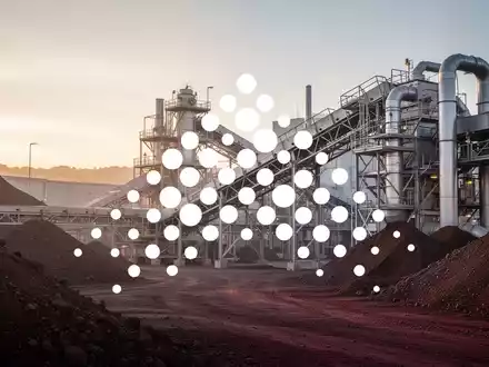 Moderne industrielle Aufbereitungsanlage für Mineralien in stimmungsvollem Licht. - Foto: über boerse-global.de