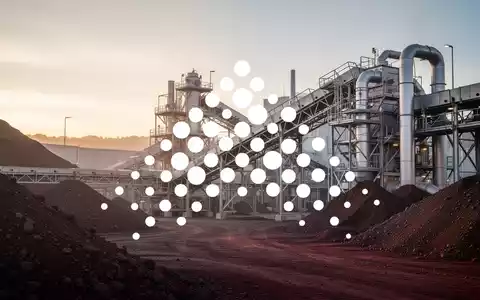Moderne industrielle Aufbereitungsanlage für Mineralien in stimmungsvollem Licht. - Foto: über boerse-global.de