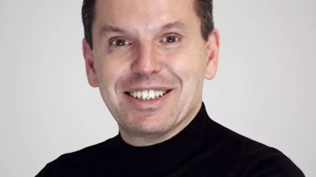 Dr. Pascal Duijsters vom Acura Medisch Centrum, Illustration mit AI erstellt.