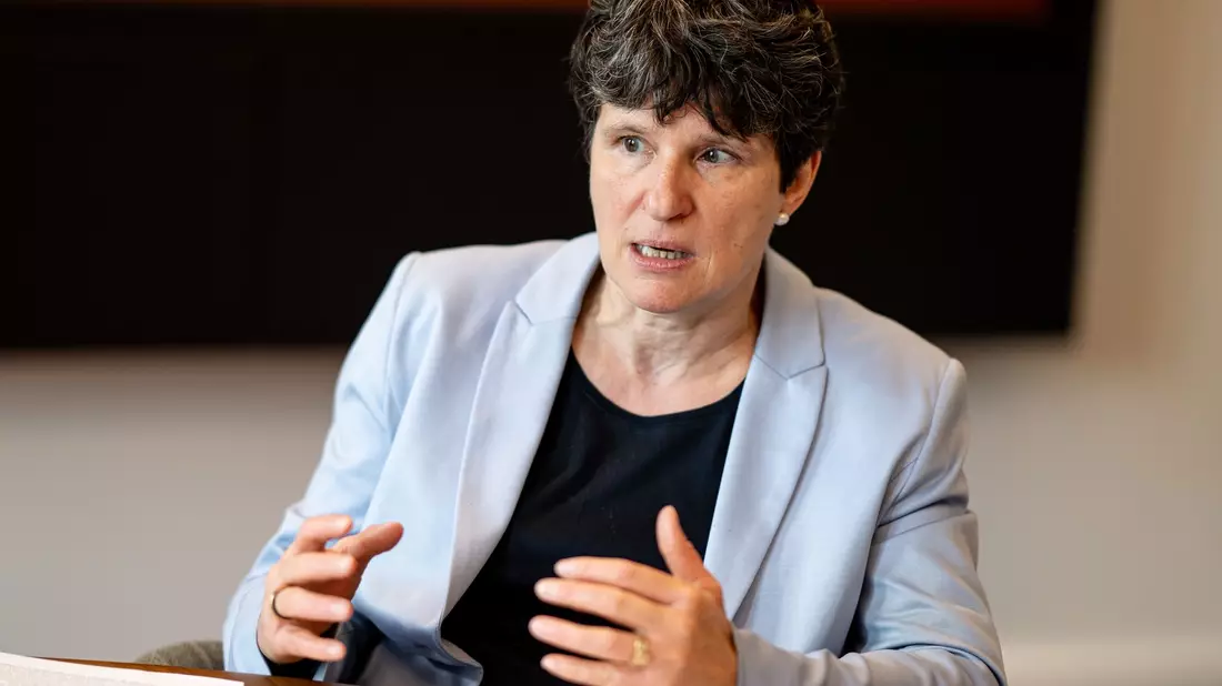«Die AfD ist keine Wirtschaftspartei», sagt BDI-Hauptgeschäftsführerin Tanja Gönner.  - Bild: Fabian Sommer/dpa