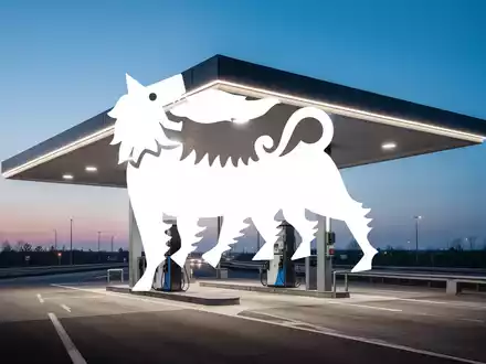 Moderne Tankstellenanlage in der Dämmerung, symbolisch für Expansion und Infrastruktur im Energiesektor. - Foto: über boerse-global.de