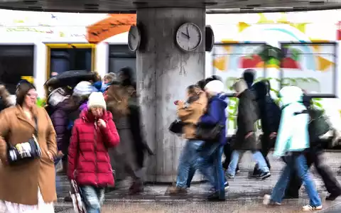 Viele Menschen brauchen soziale Leistungen, die Sozialleistungsquote steigt. (Symbolbild) - Foto: Britta Pedersen/dpa