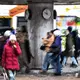 Viele Menschen brauchen soziale Leistungen, die Sozialleistungsquote steigt. (Symbolbild) - Bild: Britta Pedersen/dpa