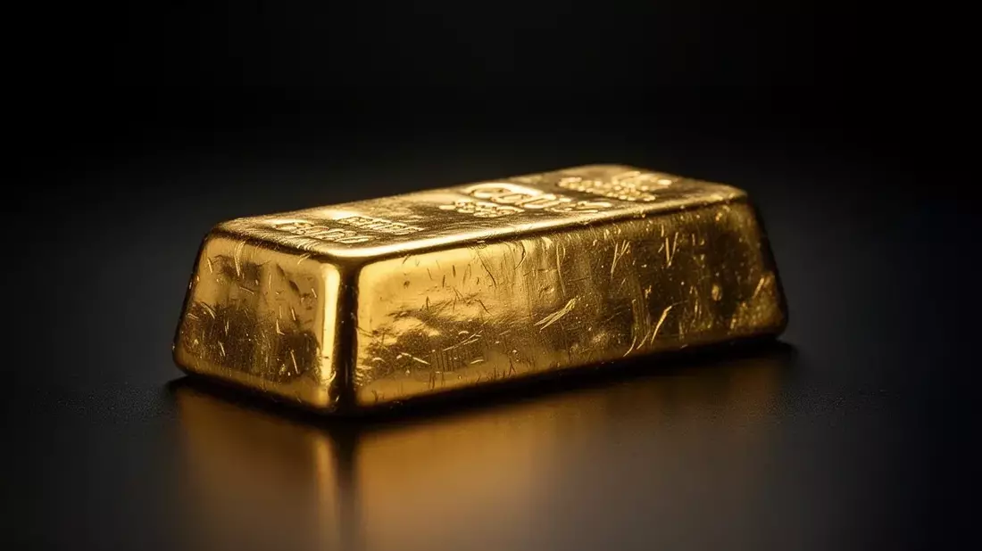 Gold Slips Below $4,100 as Oil Surge Fuels Fed Hawkish Bets, Correction Deepens