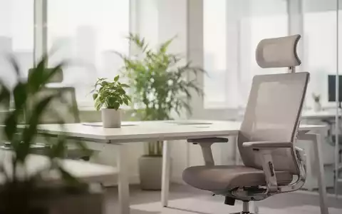 Modernes, helles Büroambiente mit Fokus auf betriebliche Gesundheitsförderung und mentale Ausgeglichenheit. - Foto: über boerse-global.de