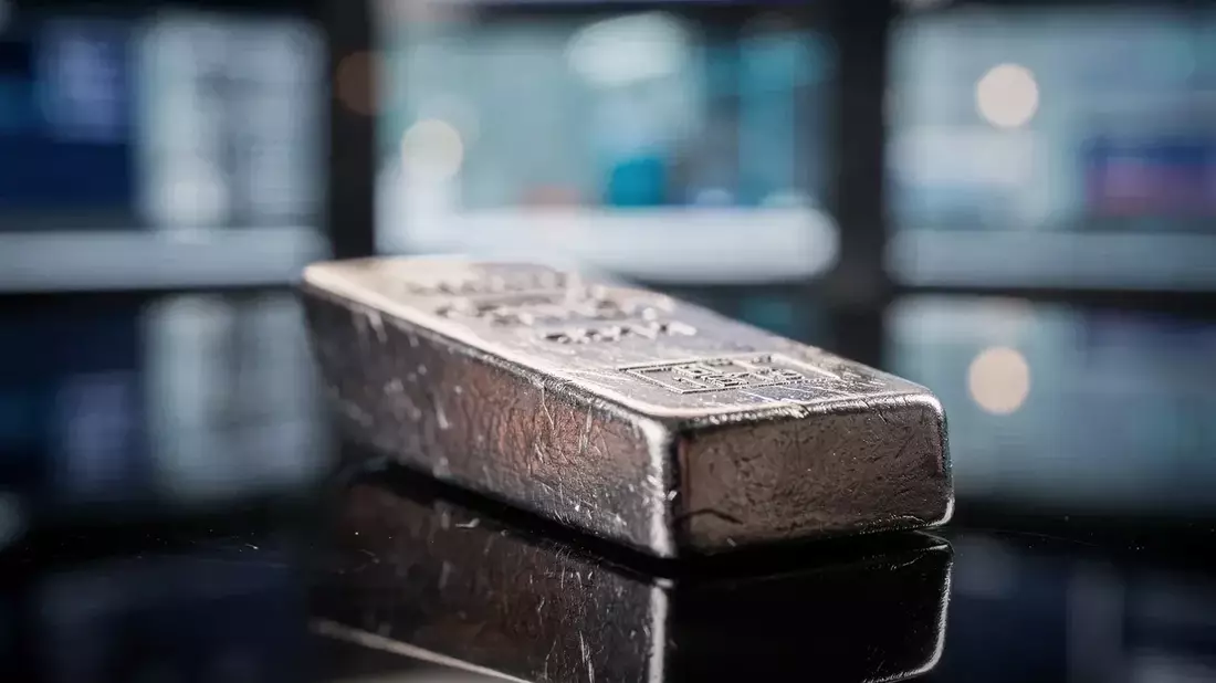 Plata coquetea con los 60 dólares: geopolítica y datos de EE.UU. impulsan el refugio