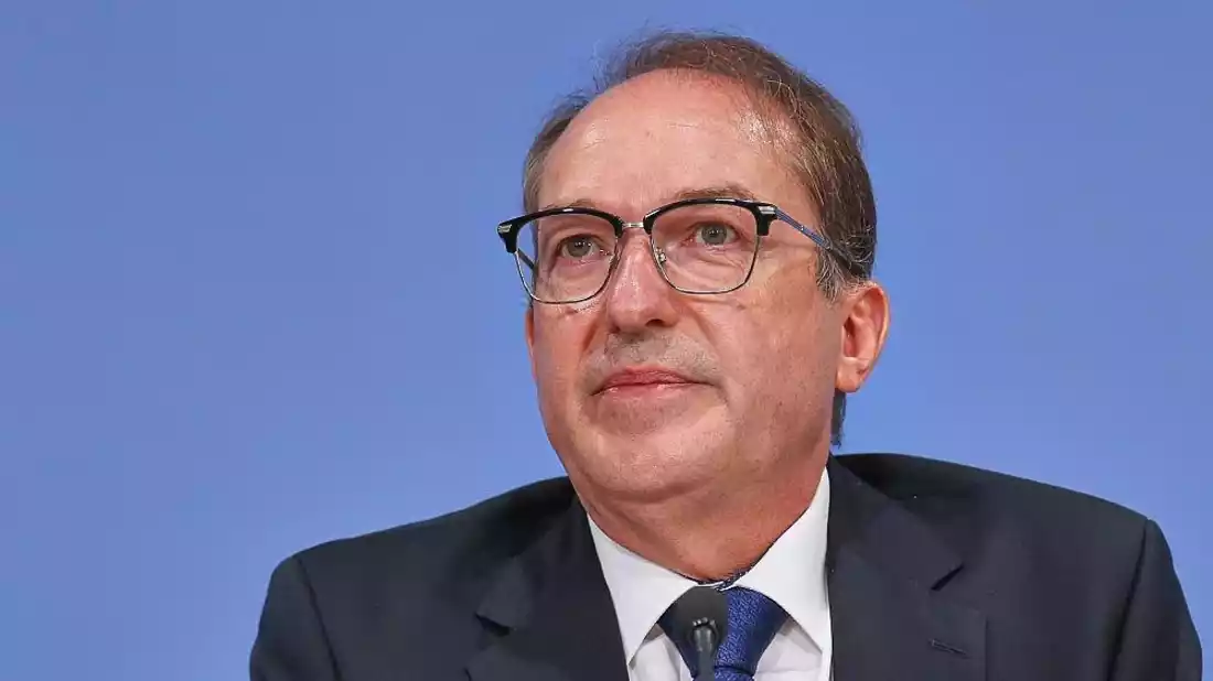 CSU-Landesgruppe will Dobrindt im Amt des Innenministers halten