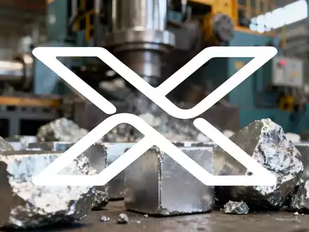 Abstrakte Darstellung von Industriemetallen und Rohstoffen in einer modernen Fabrikumgebung. - Foto: über boerse-global.de