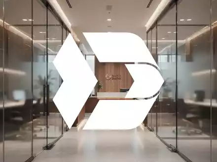 Modernes Bankinterieur mit Fokus auf Stabilität und finanzielles Wachstum durch hochwertiges Design. - Foto: über boerse-global.de