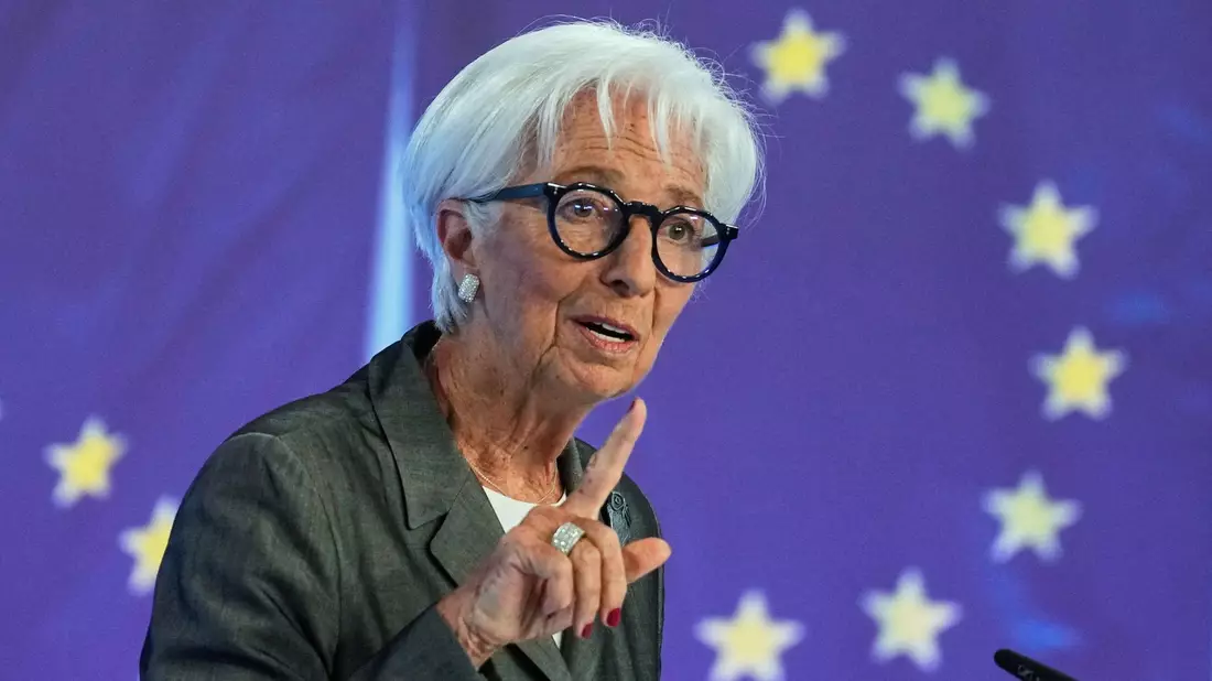 EZB-Präsidentin Christine Lagarde betont angesichts der vielen Krisen und Konflikte immer wieder die Handlungsfähigkeit der Notenbank.  - Bild: Michael Probst/AP/dpa