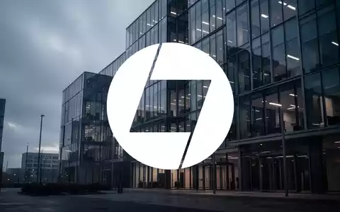 Moderne Büroarchitektur aus Glas und Stahl in kühlem, gedämpftem Licht als Symbol für den IT-Sektor. - Foto: über boerse-global.de
