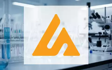 Abstrakte Darstellung eines modernen biotechnologischen Labors in kühlen Blau- und Weißtönen. - Foto: über boerse-global.de