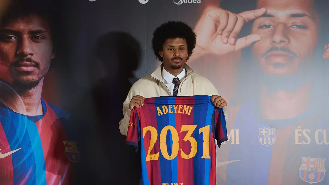 Karim Adeyemi wird beim FC Barcelona vorgestellt.  - Bild: Gerard Franco/DAX via ZUMA Press Wire/dpa