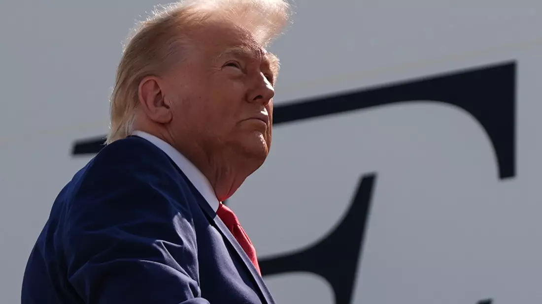 US-Präsident Trump droht dem Iran mit Konsequenzen für die Angriffe der Huthi-Miliz. (Archivbild) - Bild: Julia Demaree Nikhinson/AP/dpa