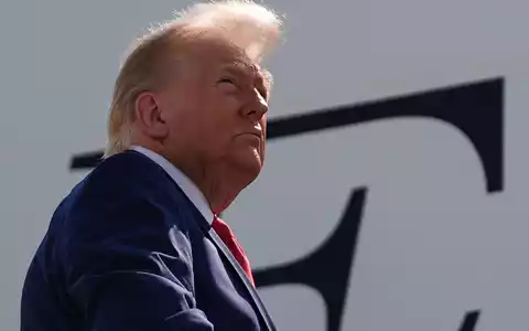 US-Präsident Trump droht dem Iran mit Konsequenzen für die Angriffe der Huthi-Miliz. (Archivbild) - Foto: Julia Demaree Nikhinson/AP/dpa