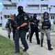 Die Polizei ist mit vielen Kräften vor Ort.  - Bild: -/RGB Medienwerkstatt/dpa