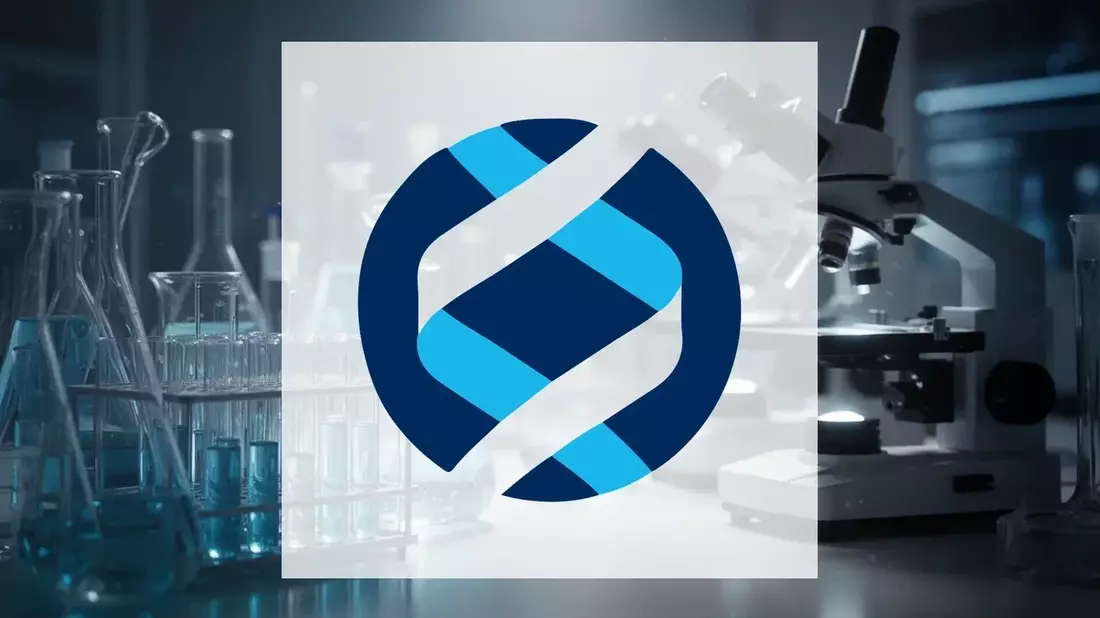 Outlook Therapeutics Faces FDA Verdict on ONS-5010 Amid Share Dilution and Cash Crunch