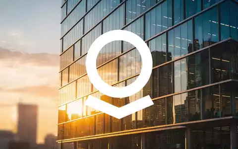 Modernes Bürogebäude bei Sonnenaufgang als Symbol für technologisches Wachstum und positive Marktstimmung. - Foto: über boerse-global.de