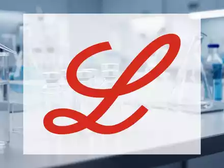 Moderne medizinische Forschungsumgebung mit Laborausrüstung in einem sterilen, professionellen Umfeld. - Foto: über boerse-global.de