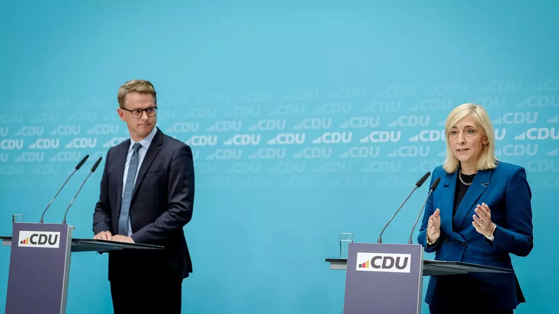 Das sind nur zwei Personen, um die es bei der großen Rochade von Friedrich Merz geht. - Bild: Kay Nietfeld/dpa