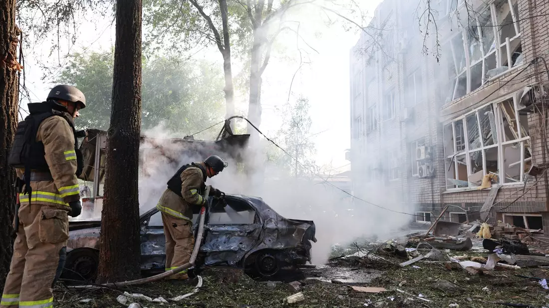 Saporischschja ist eine der am häufigsten von russischen Truppen attackierten Städte in der Ukraine.  - Bild: Kateryna Klochko/AP/dpa