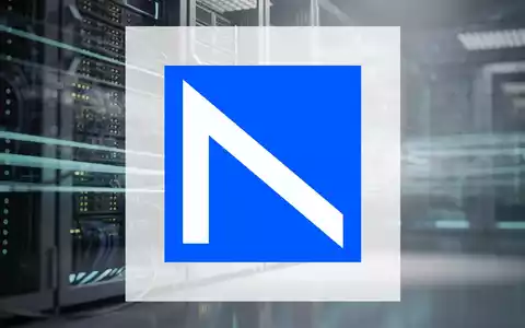 Moderne Serverarchitektur in einem Rechenzentrum zur Darstellung von Hochgeschwindigkeits-Datenübertragung und KI-Technologie. - Foto: über boerse-global.de