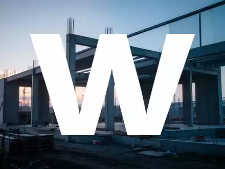 Abstrakte Darstellung einer modernen Baustelle bei Dämmerung, die die Bauindustrie symbolisiert. - Foto: über boerse-global.de
