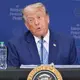 Trump droht dem Iran mit Zwangsentschädigungen. - Bild: Alex Brandon/AP/dpa