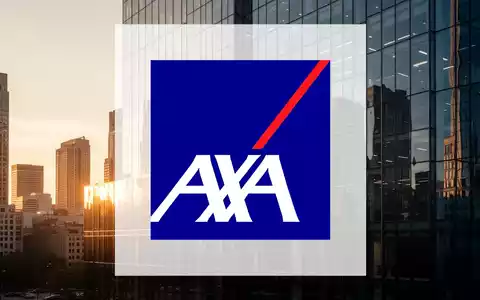 Moderne Glasfassade eines Versicherungsgebäudes bei Sonnenuntergang als Symbol für Finanzstabilität. - Foto: über boerse-global.de