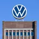 Der VW-Vorstand öffnet die Bücher für das erste Quartal. (Archivbild) - Bild: Julian Stratenschulte/dpa