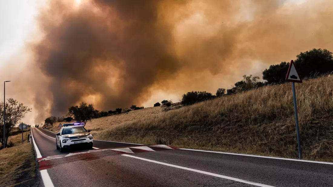 Befürchtet wird, dass sich die Brände in Spanien noch ausweiten. - Bild: Carlos Luján/EUROPA PRESS/dpa
