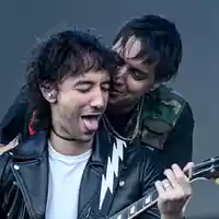  Albert Hammond Jr. und Julian Casablancas 2022 in Berlin. (Archivbild) - Foto: Britta Pedersen/dpa