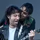  Albert Hammond Jr. und Julian Casablancas 2022 in Berlin. (Archivbild) - Bild: Britta Pedersen/dpa