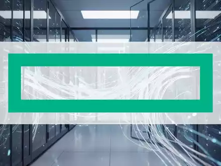Moderne Serverinfrastruktur mit leuchtenden Glasfaserkabeln als Symbol für technologisches Wachstum. - Foto: über boerse-global.de