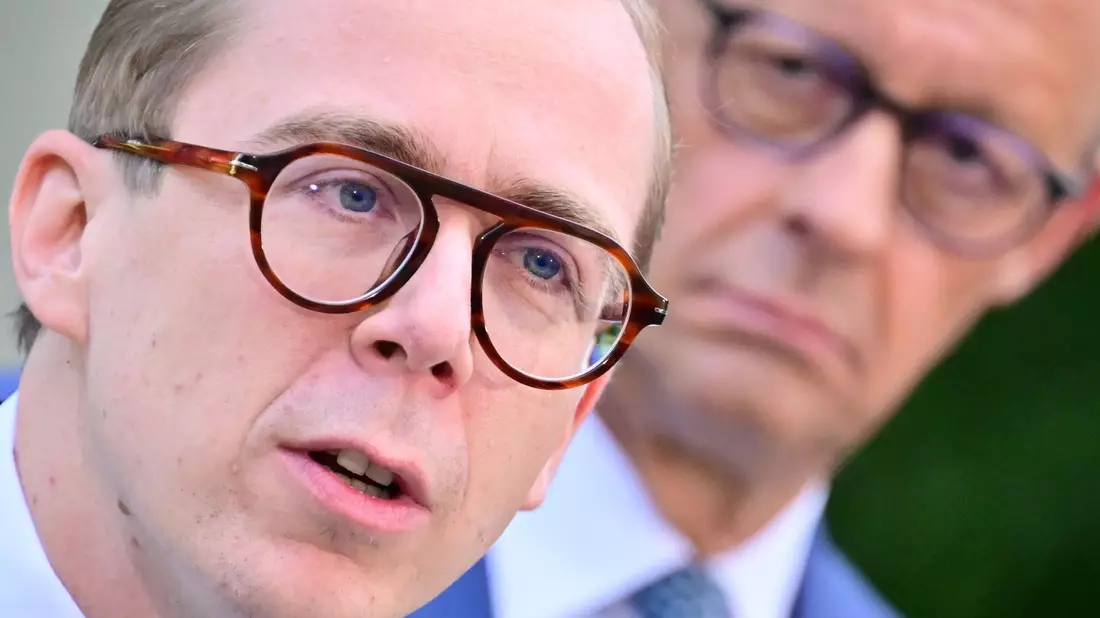 Philipp Amthor ist künftig für die Bund-Länder-Beziehungen zuständig.  - Bild: Sebastian Gollnow/dpa