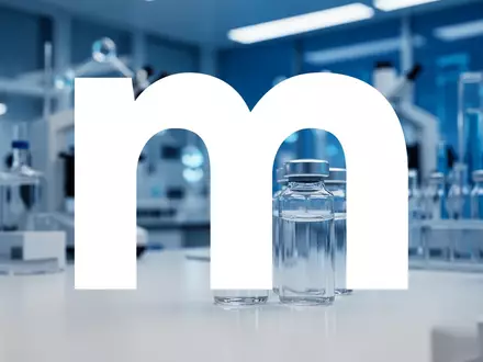 Moderne pharmazeutische Laborumgebung mit medizinischen Glasfläschchen in professioneller, atmosphärischer Beleuchtung - Foto: über boerse-global.de