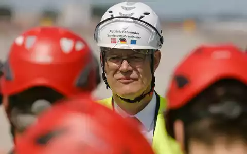 Er ist bald kein Minister mehr: Patrick Schnieder. (Archiv-Foto) - Foto: Frank Molter/dpa