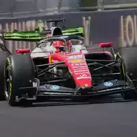 Charles Leclerc ist in Budapest der Schnellste. - Foto: Darko Vojinovic/AP/dpa