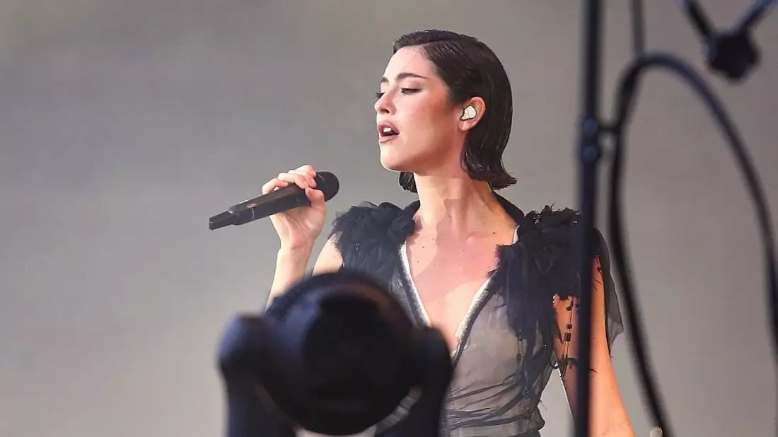 Gracie Abrams auf Platz eins der Album-Charts